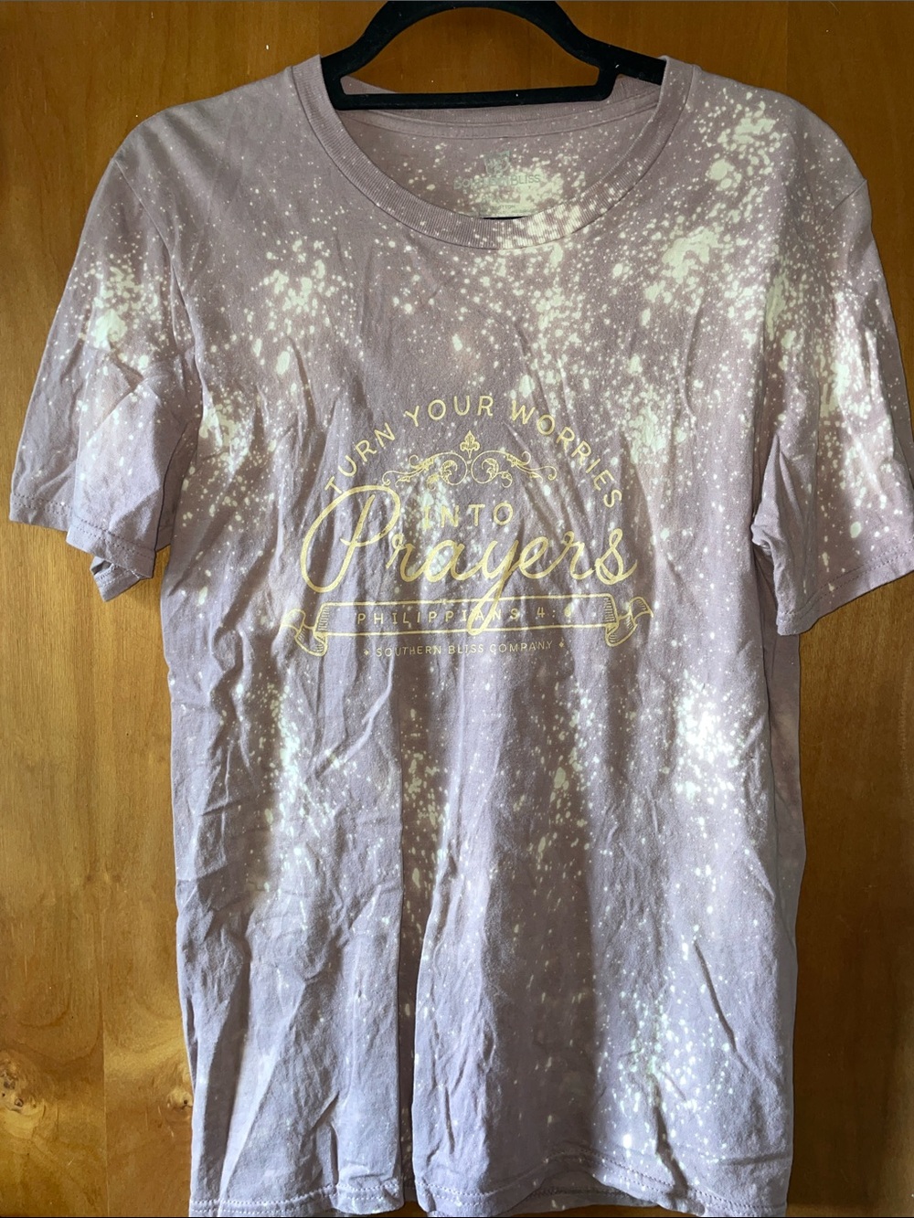 Light Lavender Short Sleeve Graphic Tee with Faith Print